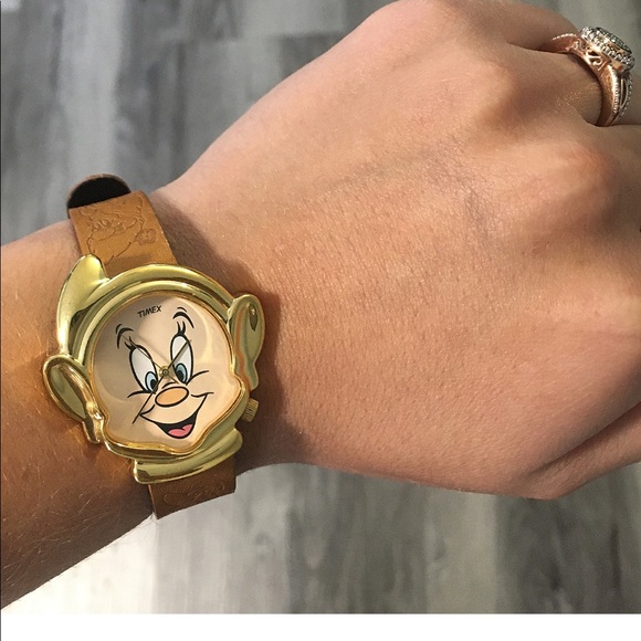 Disney Accessories - Vintage Disney dopey Snow White watch
